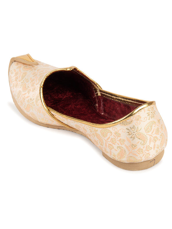 Handcrafted juttis, heels, bellies, flats, and mules for weddings, festivals, and daily wear – DESI COLOUR
