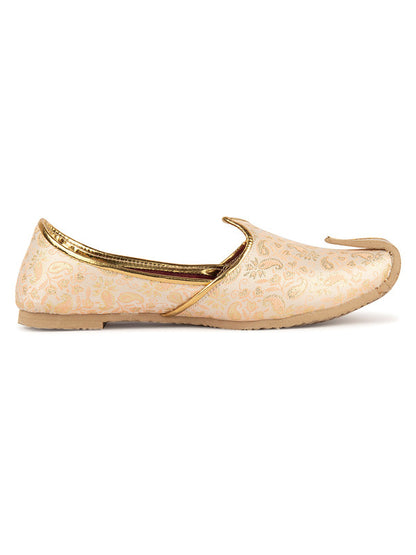 Handcrafted juttis, heels, bellies, flats, and mules for weddings, festivals, and daily wear – DESI COLOUR