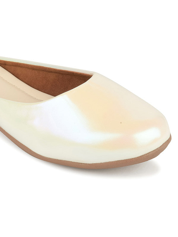 Handcrafted juttis, heels, bellies, flats, and mules for weddings, festivals, and daily wear – DESI COLOUR