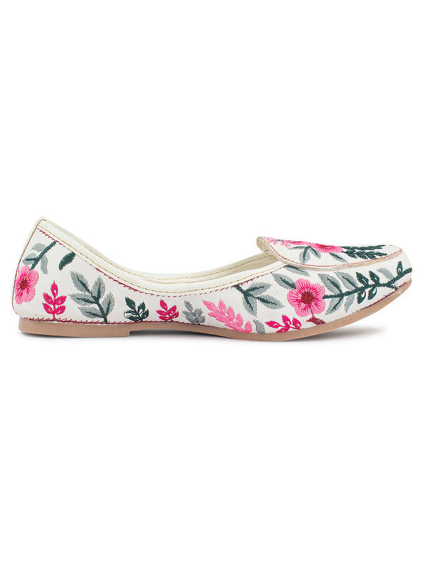 Handcrafted juttis, heels, bellies, flats, and mules for weddings, festivals, and daily wear – DESI COLOUR