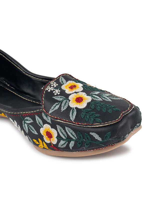 Handcrafted juttis, heels, bellies, flats, and mules for weddings, festivals, and daily wear – DESI COLOUR