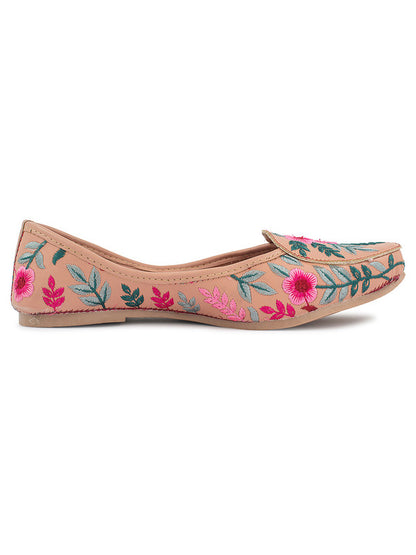 Handcrafted juttis, heels, bellies, flats, and mules for weddings, festivals, and daily wear – DESI COLOUR