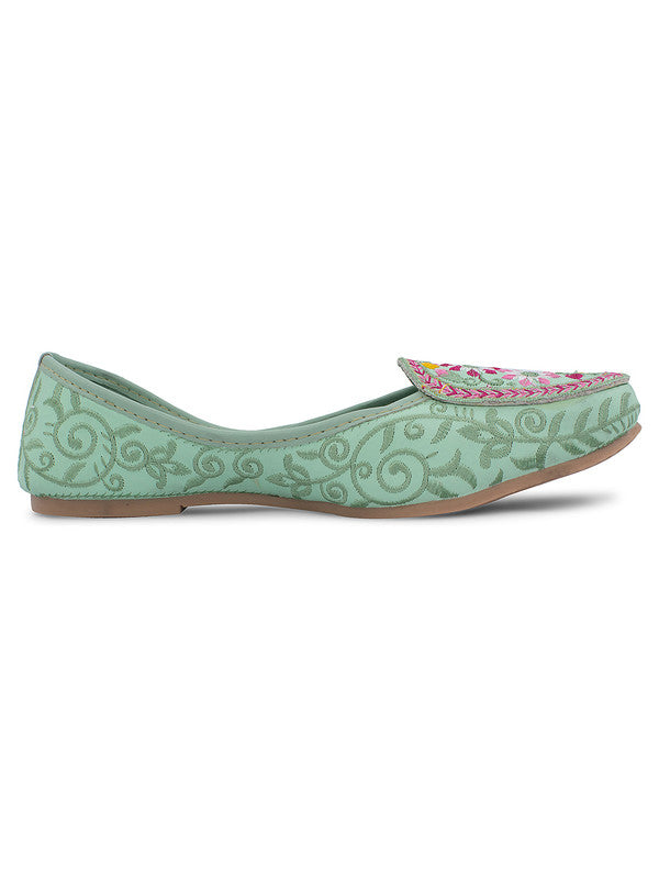 Handcrafted juttis, heels, bellies, flats, and mules for weddings, festivals, and daily wear – DESI COLOUR