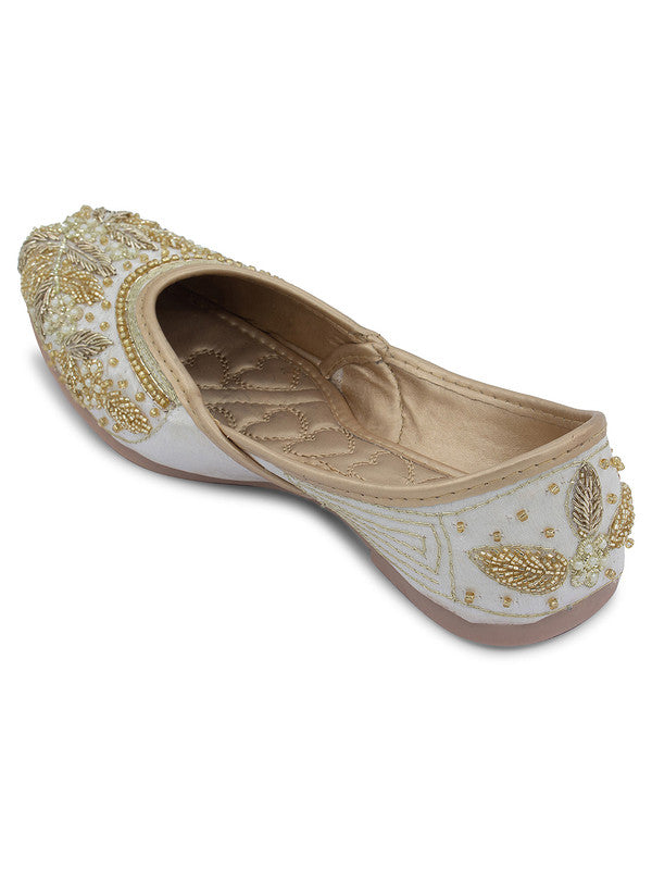 Handcrafted juttis, heels, bellies, flats, and mules for weddings, festivals, and daily wear – DESI COLOUR