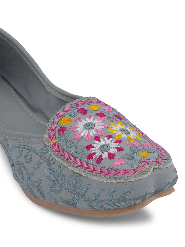 Handcrafted juttis, heels, bellies, flats, and mules for weddings, festivals, and daily wear – DESI COLOUR