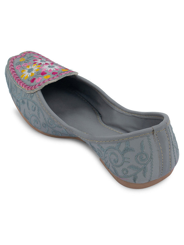 Handcrafted juttis, heels, bellies, flats, and mules for weddings, festivals, and daily wear – DESI COLOUR