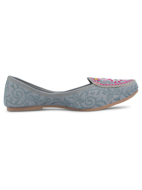 Handcrafted juttis, heels, bellies, flats, and mules for weddings, festivals, and daily wear – DESI COLOUR