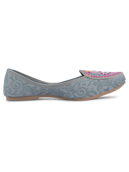 Handcrafted juttis, heels, bellies, flats, and mules for weddings, festivals, and daily wear – DESI COLOUR