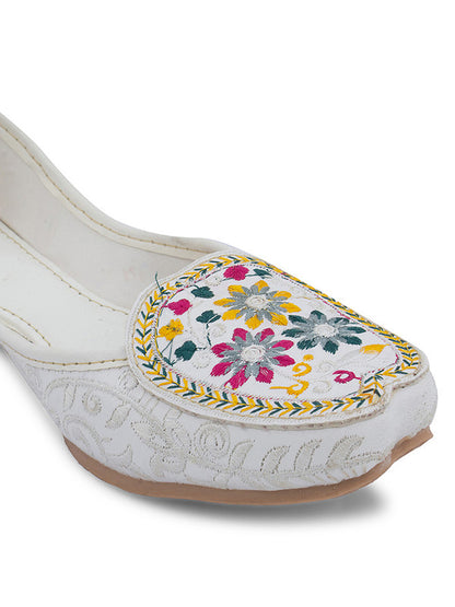 Handcrafted juttis, heels, bellies, flats, and mules for weddings, festivals, and daily wear – DESI COLOUR