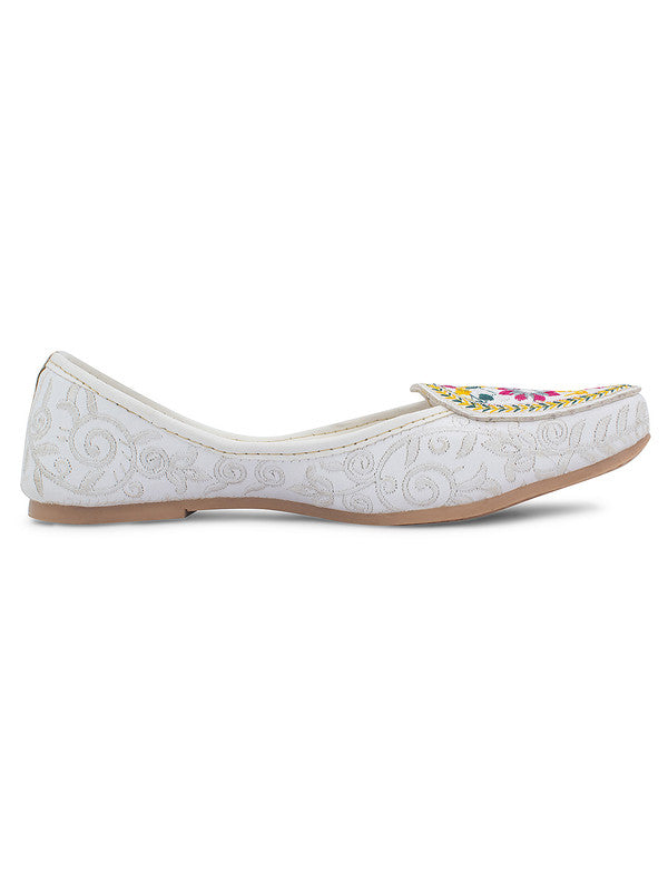 Handcrafted juttis, heels, bellies, flats, and mules for weddings, festivals, and daily wear – DESI COLOUR