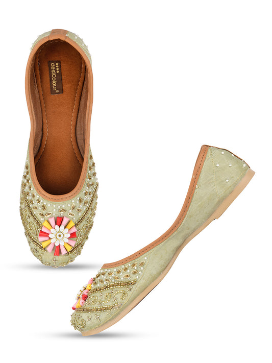 DESI COLOUR Women Beige Ethnic Punjabi Jutti