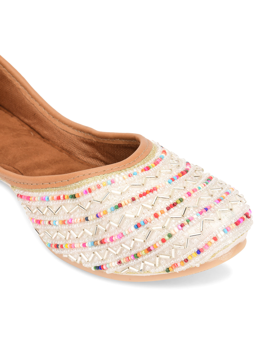 DESI COLOUR Women White Ethnic Punjabi Jutti