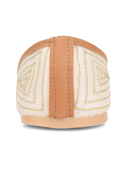 DESI COLOUR Women White Ethnic Punjabi Jutti