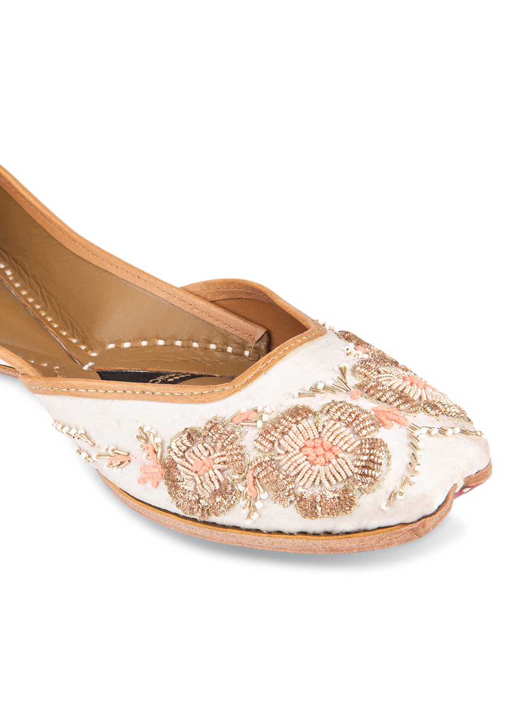 White Flower Dabka Mojari