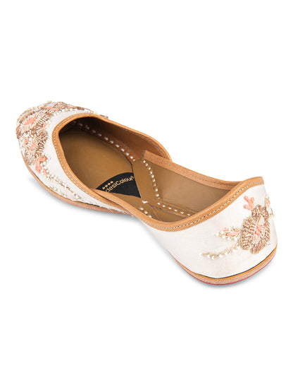 White Flower Dabka Mojari
