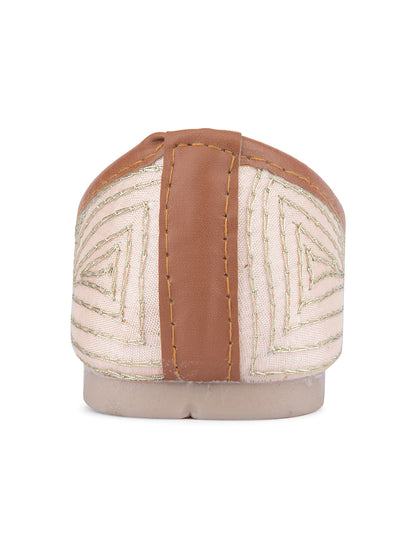 DESI COLOUR Women Peach Ethnic Punjabi Jutti