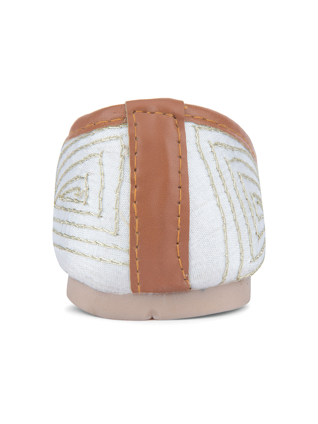 DESI COLOUR Women Off White Ethnic Punjabi Jutti