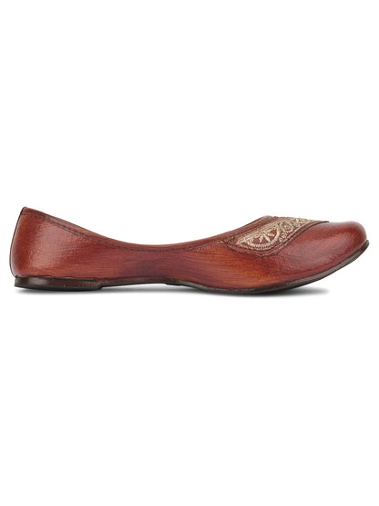 DESI COLOUR Women Brown Ethnic Punjabi Jutti