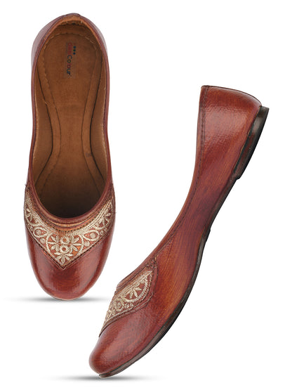 DESI COLOUR Women Brown Ethnic Punjabi Jutti