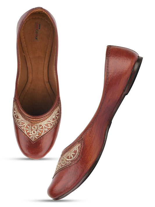DESI COLOUR Women Brown Ethnic Punjabi Jutti
