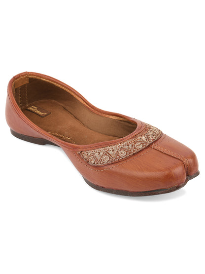 DESI COLOUR Women Brown Ethnic Punjabi Jutti
