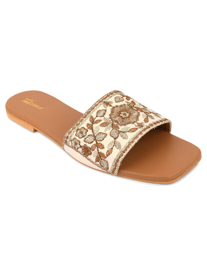 DESI COLOUR Women Beige Ethnic Punjabi Jutti