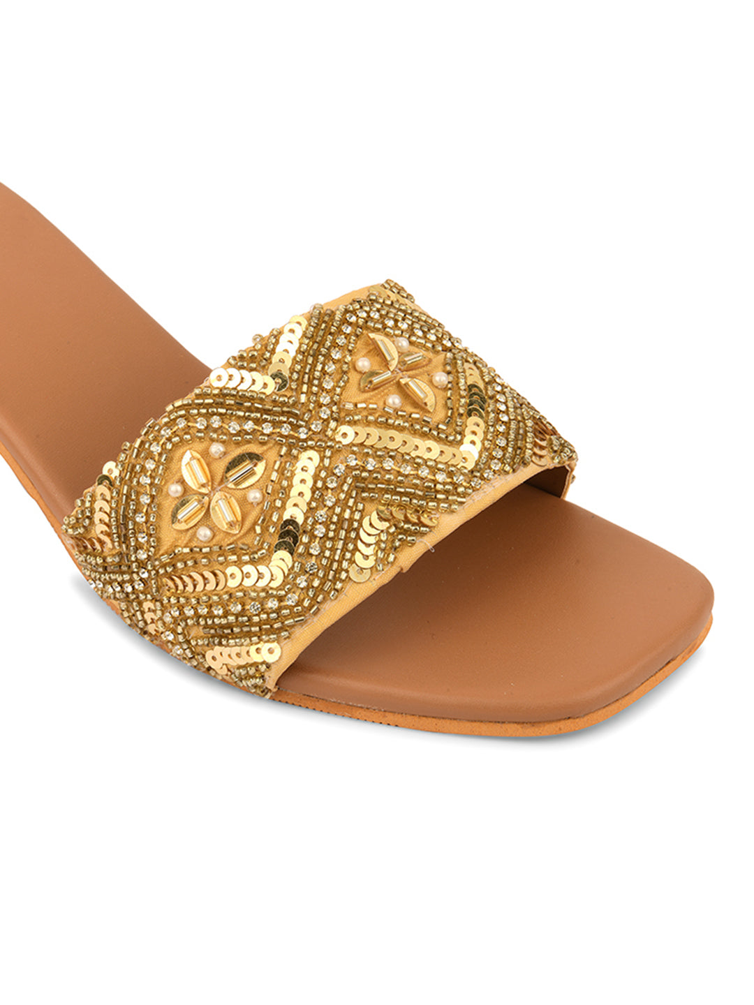 DESI COLOUR Women Gold Ethnic Punjabi Jutti