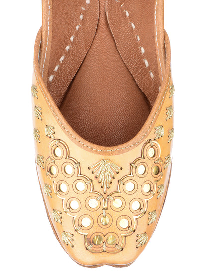 DESI COLOUR Women Tan Ethnic Punjabi Jutti