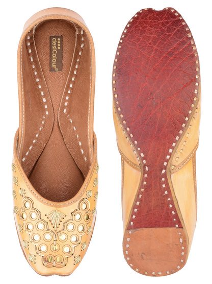 DESI COLOUR Women Tan Ethnic Punjabi Jutti