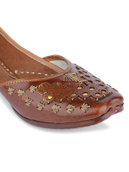 DESI COLOUR Women Brown Ethnic Punjabi Jutti