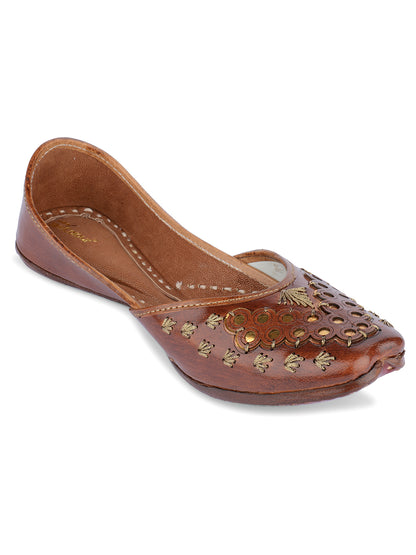 DESI COLOUR Women Brown Ethnic Punjabi Jutti
