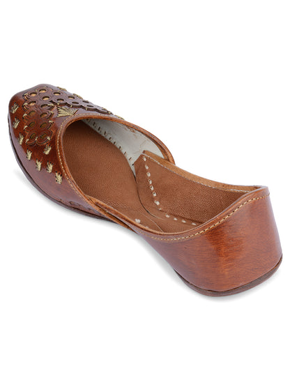 DESI COLOUR Women Brown Ethnic Punjabi Jutti