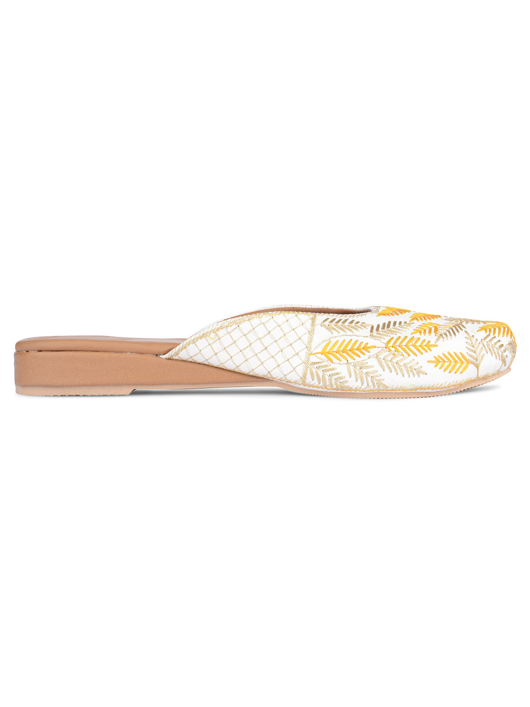 DESI COLOUR Women White Ethnic Punjabi Jutti