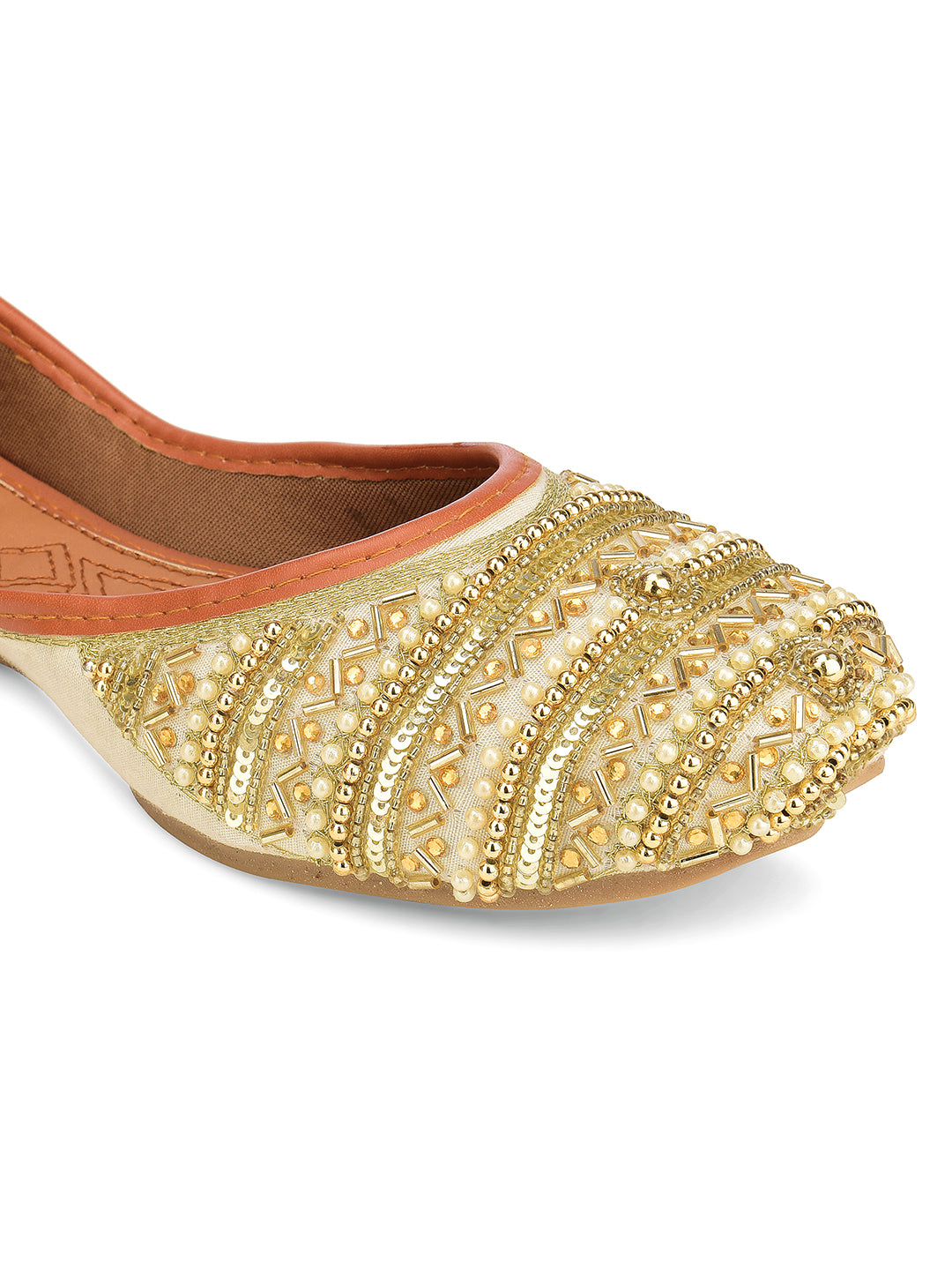 DESI COLOUR Women Gold Ethnic Punjabi Jutti