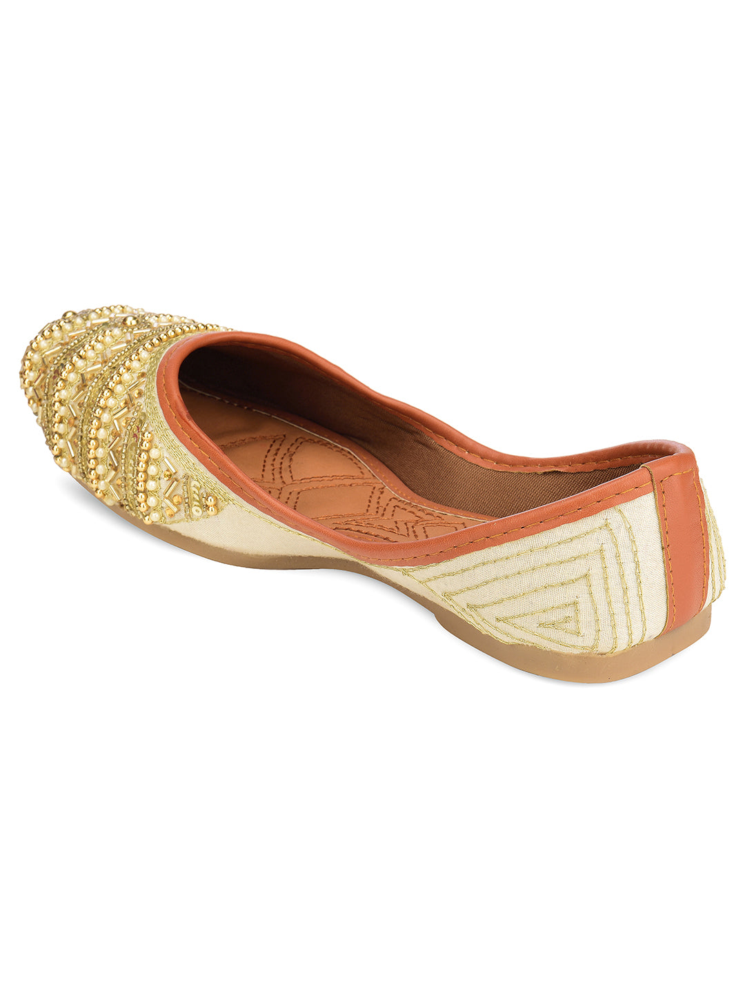 DESI COLOUR Women Gold Ethnic Punjabi Jutti