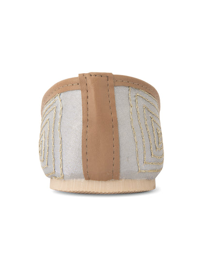 DESI COLOUR Women Grey Ethnic Punjabi Jutti