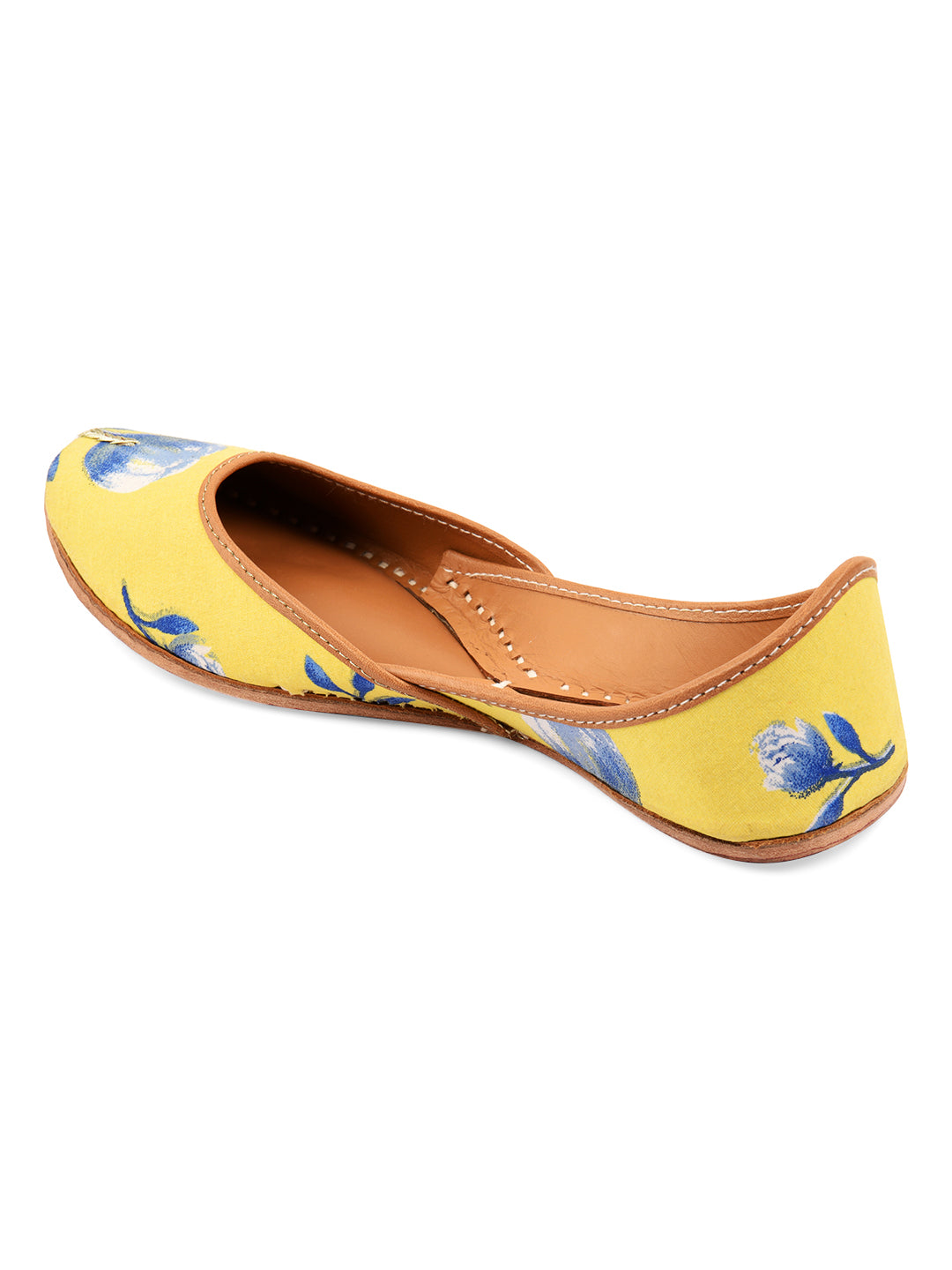 DESI COLOUR Women Yellow Ethnic Punjabi Jutti