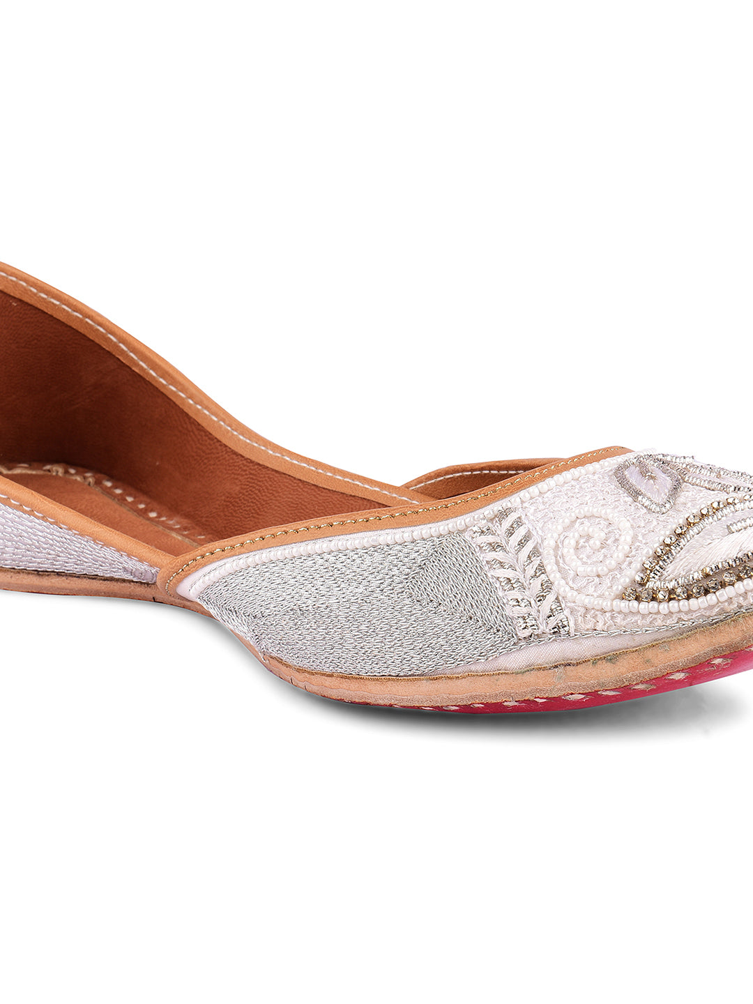 DESI COLOUR Women White Ethnic Punjabi Jutti