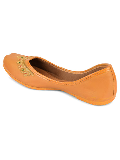 Women Tan Embellished Ethnic Comfy Punjabi Jutti