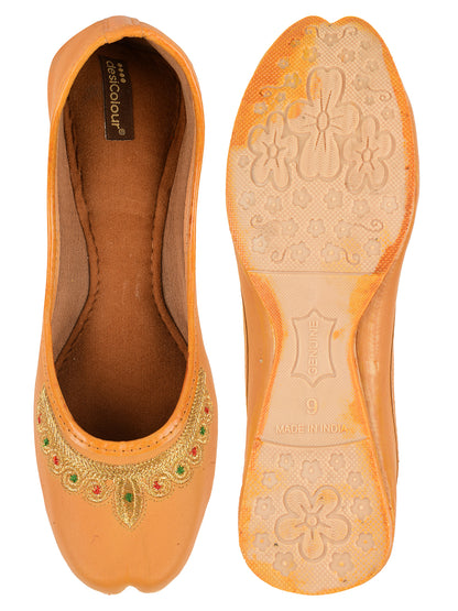 Women Tan Embellished Ethnic Comfy Punjabi Jutti