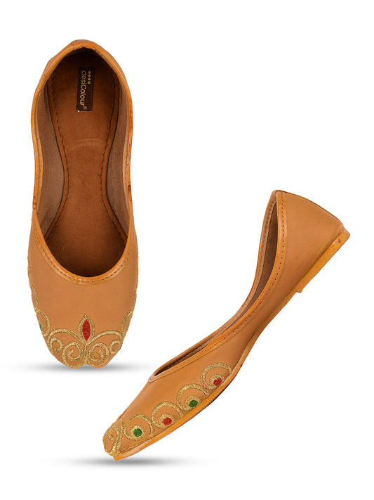 DESI COLOUR Women Tan Ethnic Punjabi Jutti
