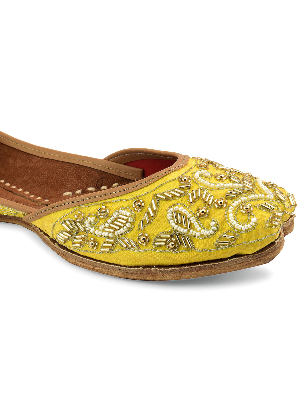 DESI COLOUR Women Yellow Ethnic Punjabi Jutti