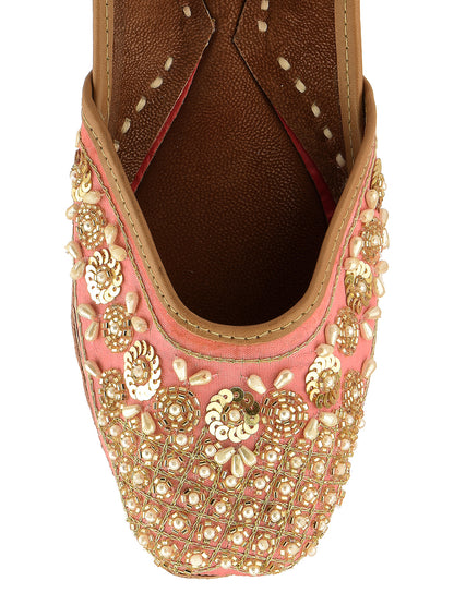 DESI COLOUR Women Peach Ethnic Punjabi Jutti