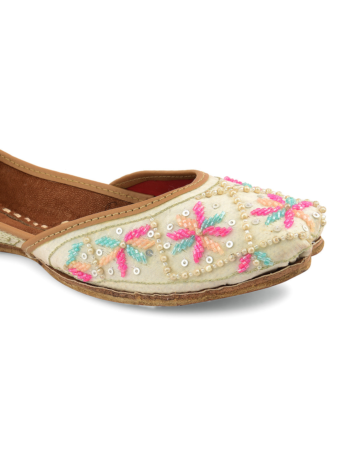 DESI COLOUR Women White Ethnic Punjabi Jutti