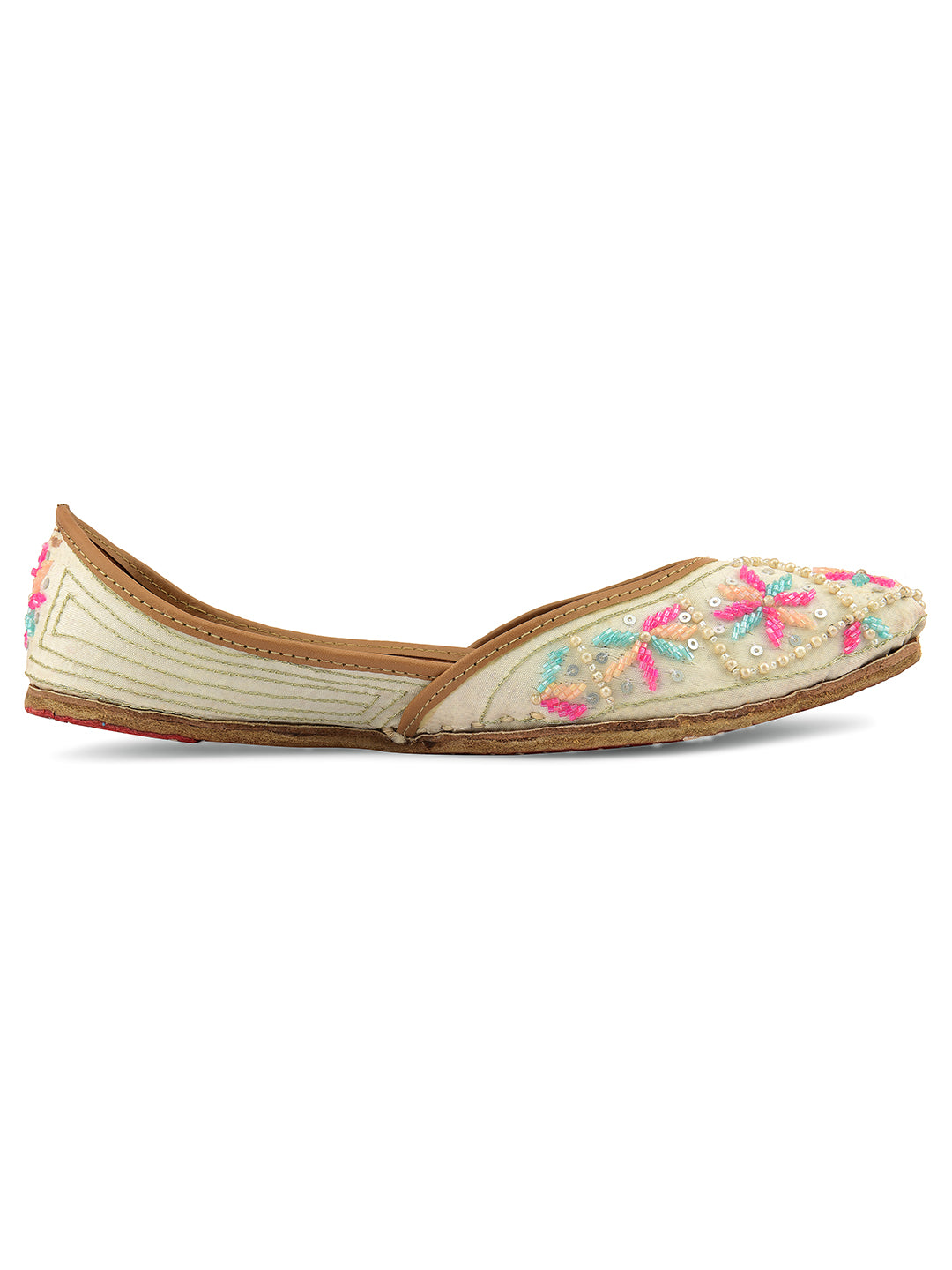 DESI COLOUR Women White Ethnic Punjabi Jutti