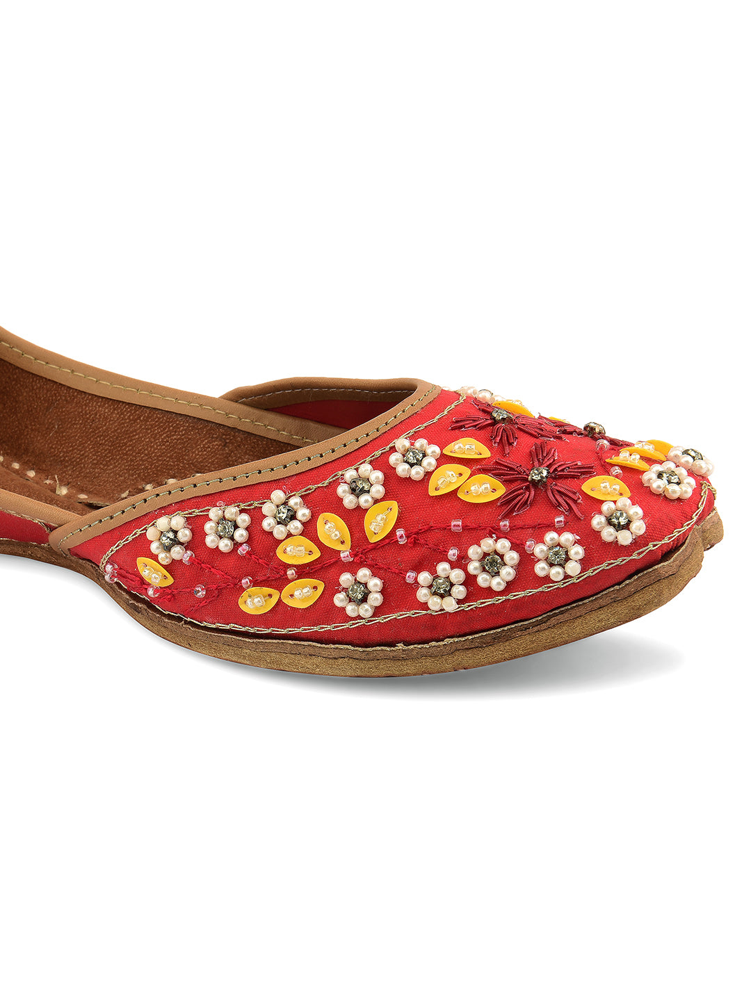 DESI COLOUR Women Red Ethnic Punjabi Jutti