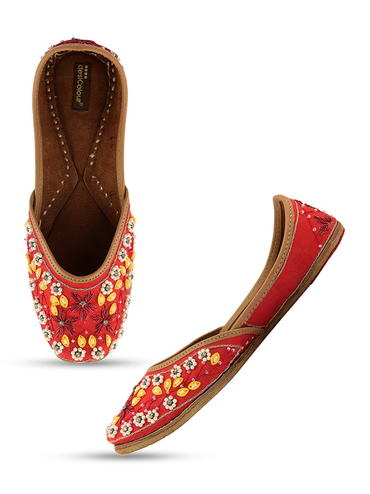 DESI COLOUR Women Red Ethnic Punjabi Jutti