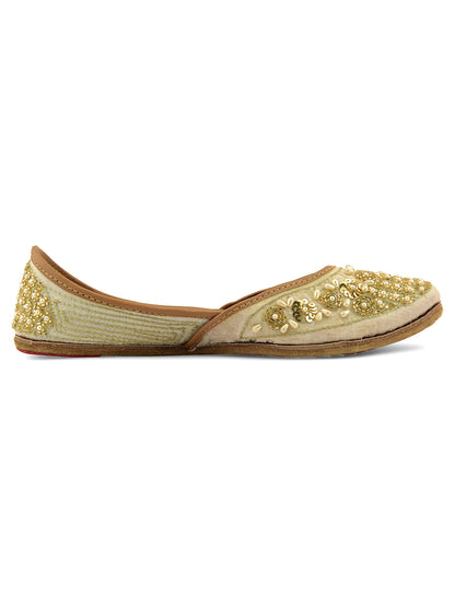DESI COLOUR Women Off White Ethnic Punjabi Jutti