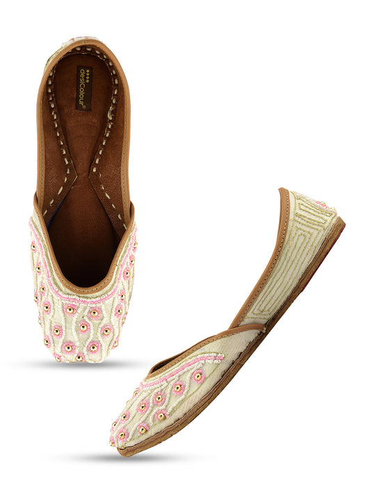 DESI COLOUR Women Off White Ethnic Punjabi Jutti