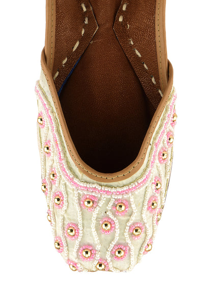 DESI COLOUR Women Off White Ethnic Punjabi Jutti